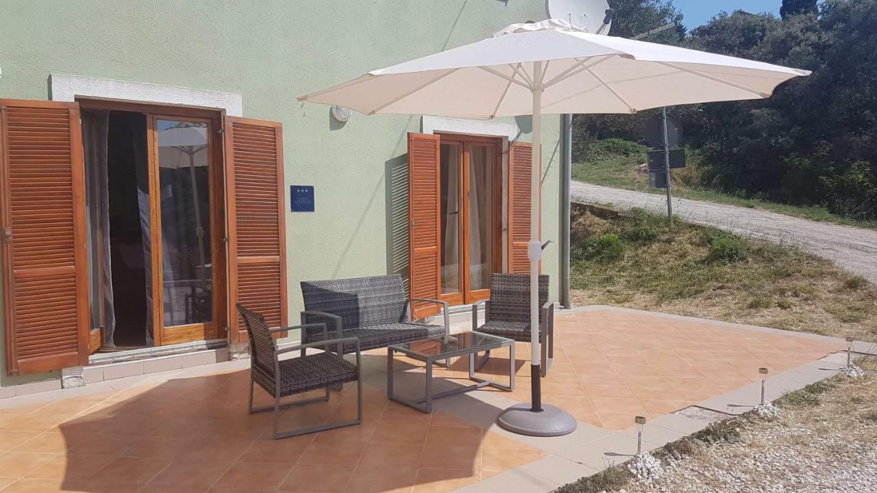 Apartment Zeljka Нерезине Екстериор снимка